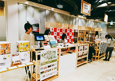 東京駅 KITTE「ちばI・CHI・BA」における千葉大生の千葉地方圏における活動報告とテストマーケティングの体験