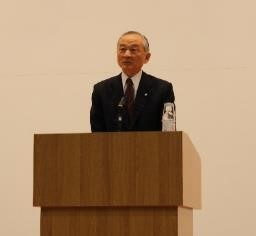 三幣利夫敬愛大学長