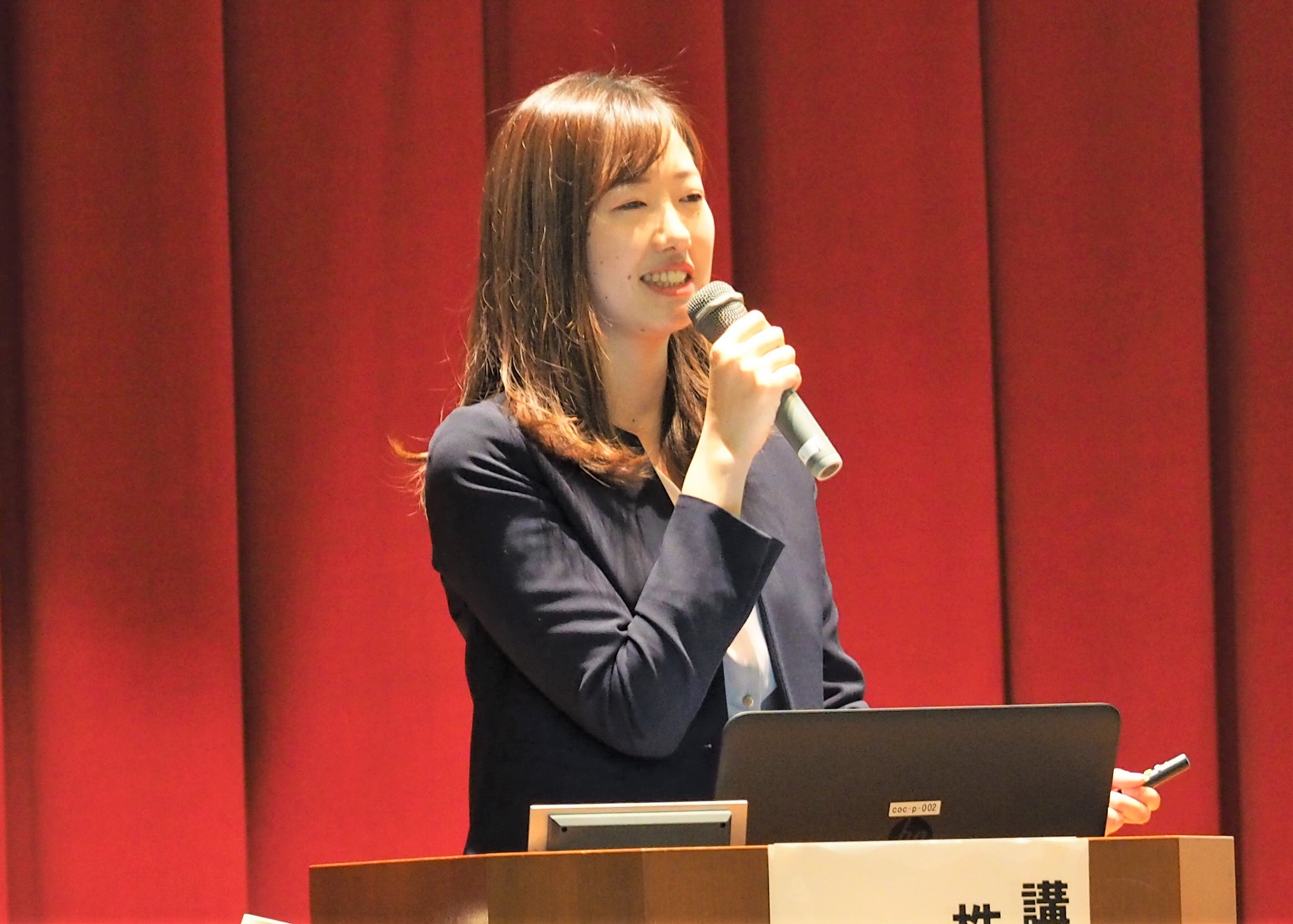 講演者 柴﨑弘佳さん(株式会社ウェザーニューズ/木更津工業高等専門学校卒)