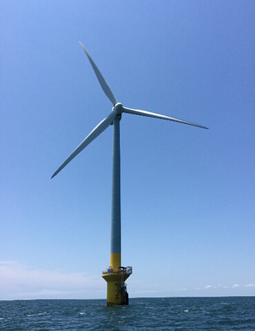 2012年から始まった銚子市沖でNEDO・東電共同プロジェクトにおける実証機(着床式、定格出力は2.4MW)